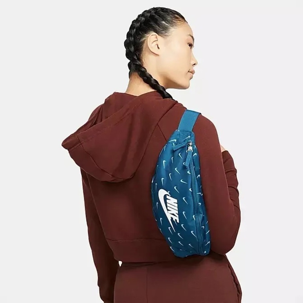 2/$50 🔹NIKE HERITAGE Blue Crossbody/Fanny Pack
